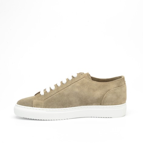 <p>Sneakers in camoscio beige</p>