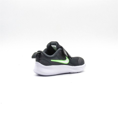 SNEAKERS NIKE