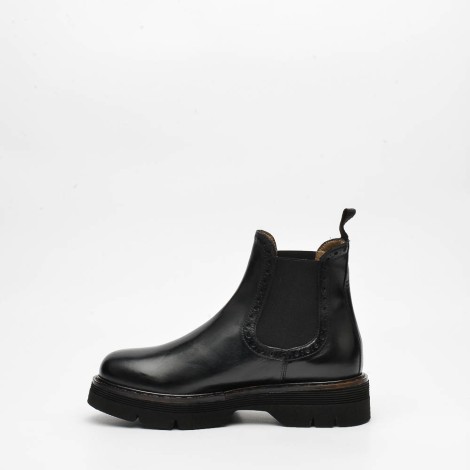 Stivaletto in pelle nero