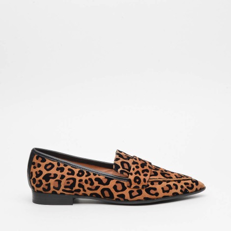 Ballerina in camoscio leopardato