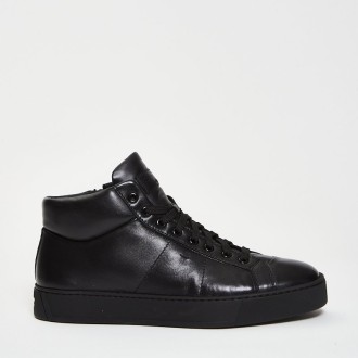 <p>Sneakers in pelle nera</p>