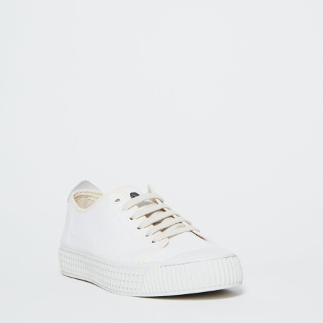 <p>Sneakers in tessuto bianco</p>