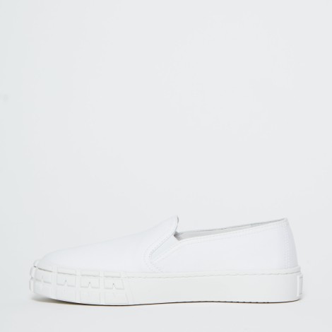 <p>Slip on in tessuto bianco</p>