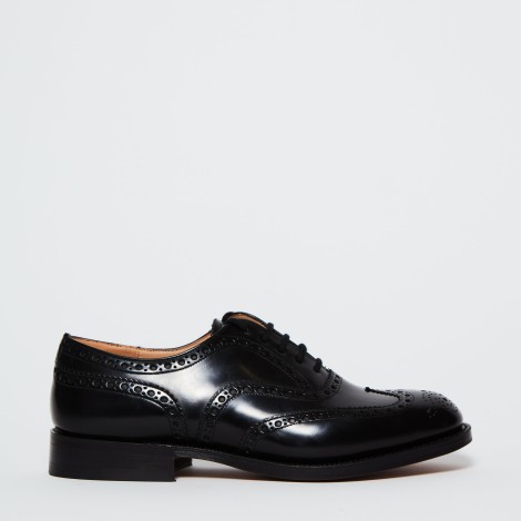 <p>Scarpa classica in pelle nera</p>