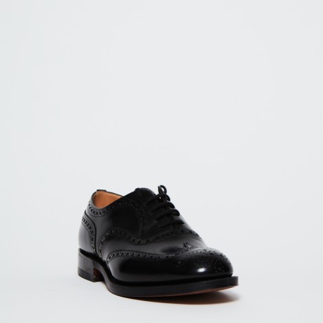 <p>Scarpa classica in pelle nera</p>