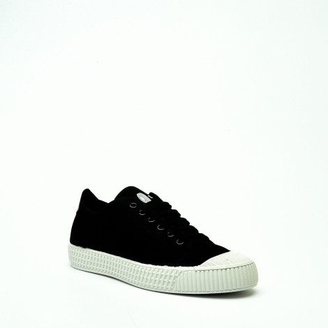 <p>Sneakers in tessuto nero</p>