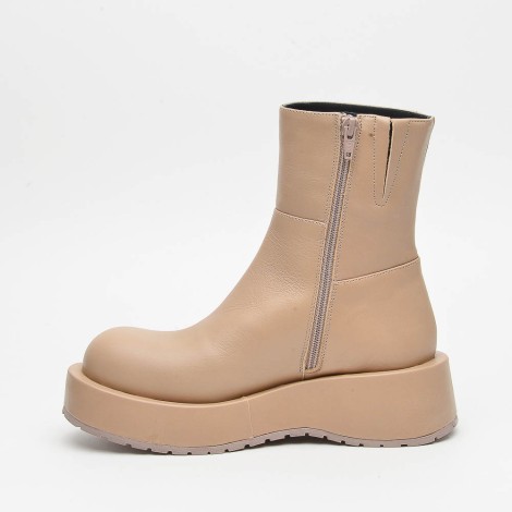 Stivaletto in pelle beige