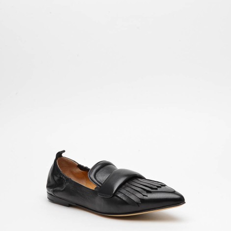 Ballerina in pelle nera