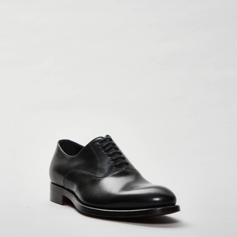 Stringata oxford in pelle nera