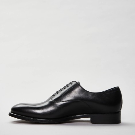 Stringata oxford in pelle nera