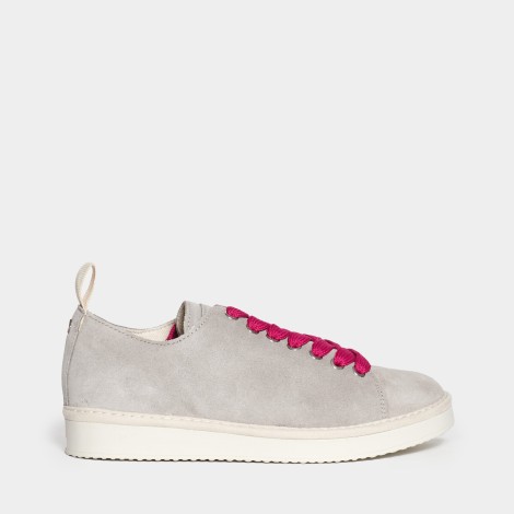 Sneakers in pelle scamosciata grigia laccio fuxia