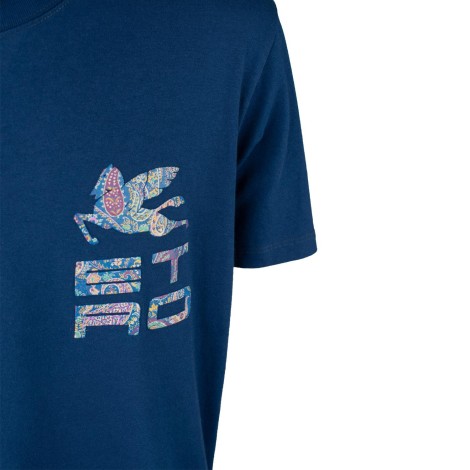 T-shirt blu con logo fantasia