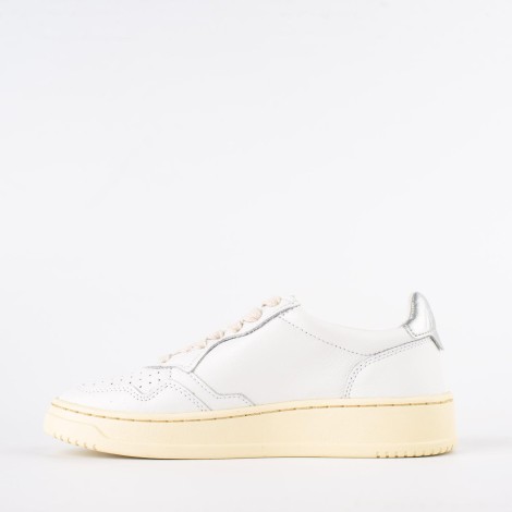 Sneakers in nappa bianca retro argento