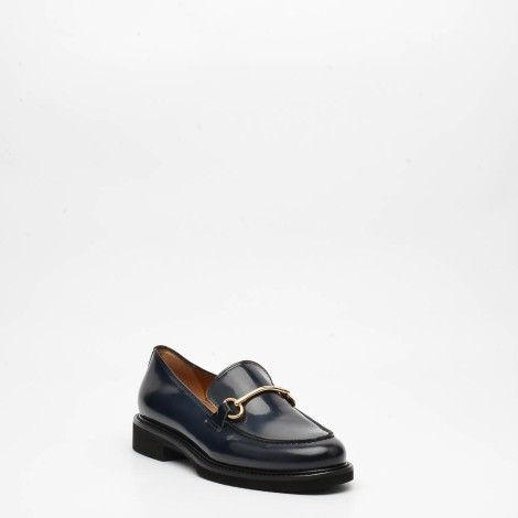 <p>Mocassino in pelle blu</p>