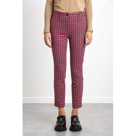 Pants chin with geometric pattern