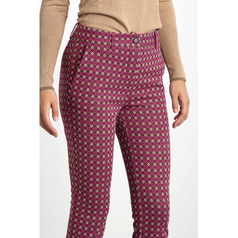 Pants chin with geometric pattern