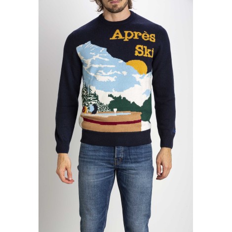 Man sweater with postcard