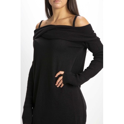 DRESS IN KNIT SHOULDERS UNCOVERED