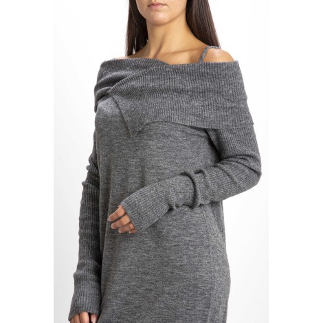 DRESS IN KNIT SHOULDERS UNCOVERED