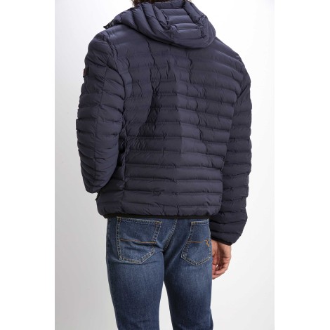 WARM AND LIGHTWEIGHT PRIMALOFT DOWN