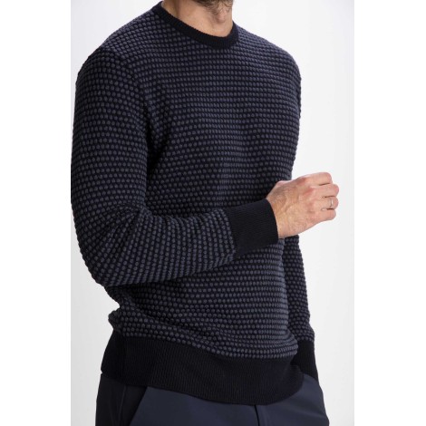 ROUND NECK KNIT BALL