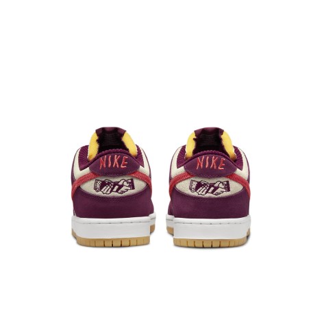 Nike SB Dunk Low Skate Like a Girl