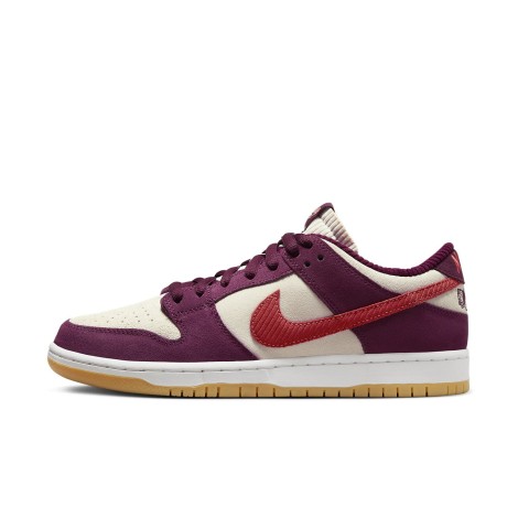 Nike SB Dunk Low Skate Like a Girl