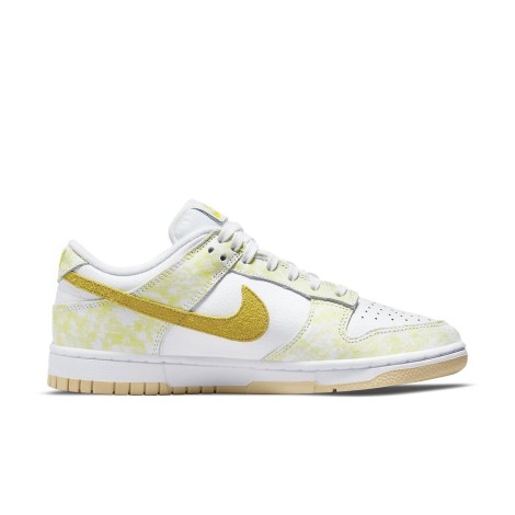 Nike Dunk Low Yellow Strike (W)