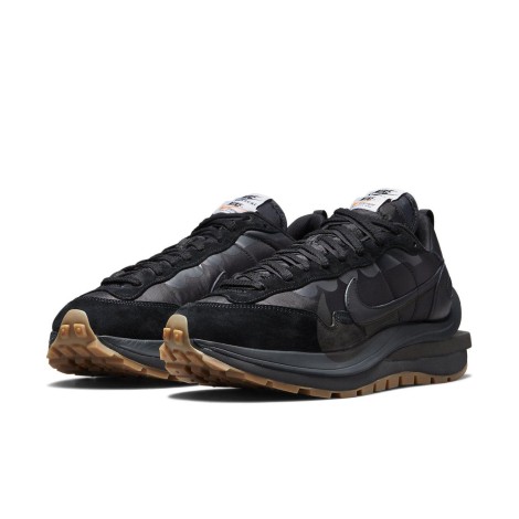 Nike Vaporwaffle sacai Black Gum