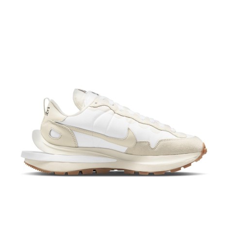 Nike Vaporwaffle sacai Sail Gum