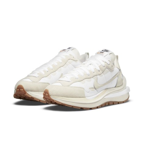 Nike Vaporwaffle sacai Sail Gum