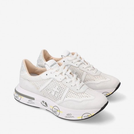 Sneakers Cassie 6341 in pelle traforata ghiaccio