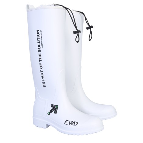 forward rubber boot