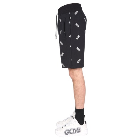 gcds bermuda with all over logo print