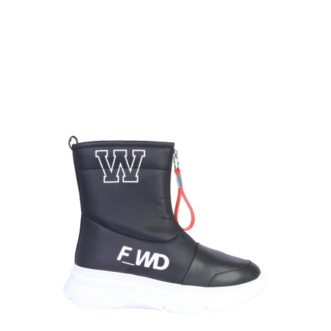 forward leather boot