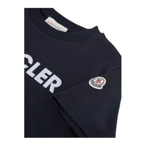 T-shirt girocollo maniche corte in jersey elasticizzato, stampa floccata con logo tennis sul petto .  