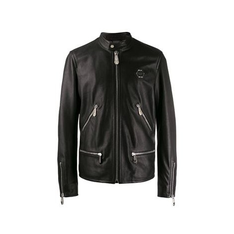 Giubbino biker di Philipp Plein, da uomo, colore nero. Modello realizzato in pelle di vitello ed è impreziosito da zip in metallo. Chiusura con zip così come i polsi e le tasche. L'interno è foderato in raso. Iconico logo in metallo sul  punto cuore.