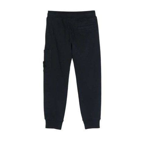 Pantalone Jogger in felpa di cotone colore blu navycotone , taglio straight, vita elasticizzatae due tasche con inserti con tasca laterale applicatae caratteristica applicazione Compass removibile, polsini elasticizzati. 