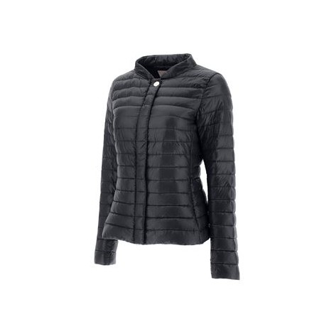 Giubbino ELENA, di Herno, da donna, colore nero. Modello realizzato in nylon Ultralight 80 gr. Caratterizzato da maniche lunghe, tasche con zip e colletto bomber. Chiusura con zip coperta. Vestibilità slim. 