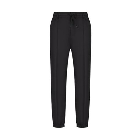 Pantalone di Emporio Armani, da uomo, colore nero. Modello jogger,  realizzato in raso leggero misto lyocell. Caratterizzato da tasche laterali e venatura frontale sulla gamba. Fondo elastico. Chiusura con zip e coulisse regolabile. Vestibilità regol