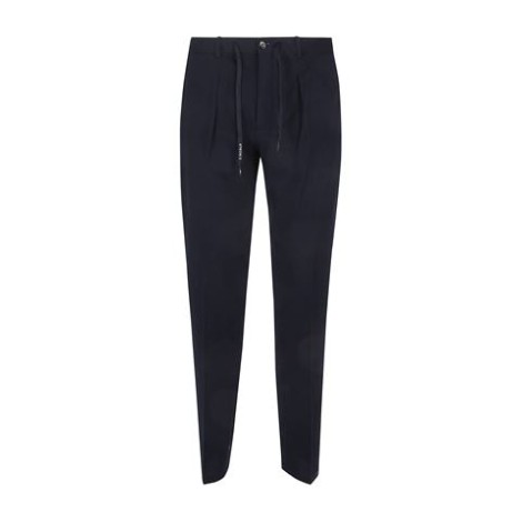 Pantaloni dritti con pieghe blu Oxford in cotone elasticizzato, dettagli plissettati, vita media, passanti, chiusura frontale con bottoni e zip e vita con coulisse interna, due tasche lateralie due tasche posteriori con bottone.   