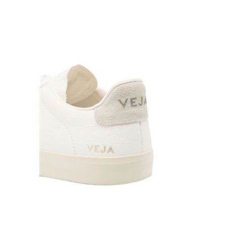 Sneakers CAMPO di Veja, colore bianco. Realizzata in pelle Chromefree. Caratterizzata dalla suola in gomma e dall'iconica 