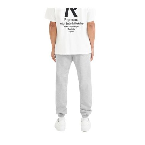 Pantaloni jogger in felpa di cotone grigio cenere, stampa con logo sul davanti, vita con coulisse, taglio straight, due tasche laterali a filetto, due tasche posteriori applicate e orli alle caviglie elasticizzati.  