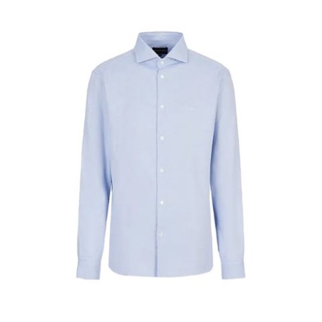 Camicia di Emporio Armani, da uomo, colore azzurro. Modello realizzato in popeline di cotone. Caratterizzato da maniche lunghe, dettaglio logo e polsini con bottoni. Colletto classico. Chiusura con bottoni. Vestibilità regolare. 