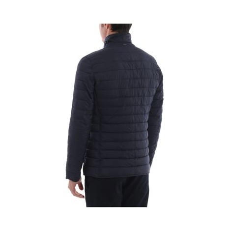 Giubbino IL GIACCO, di Herno, da uomo, colore blu. Modello realizzato in nylon Nuage 20 denari, imbottito. Caratterizzato da maniche lunghe, tasche con pattina e rifiniture di pregio all 'interno. Chiusura con bottoni e zip con doppio cursore. Vestibilità