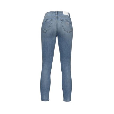 Jeans SABRINA di Pinko, da donna, colore denim. Modello cinque tasche cropped skinny-fit. Caratterizzato da vita regular, lunghezza cropped e ricamo logo su una tasca sul retro. Chiusura con zip e bottone. Vestibilità slim. 