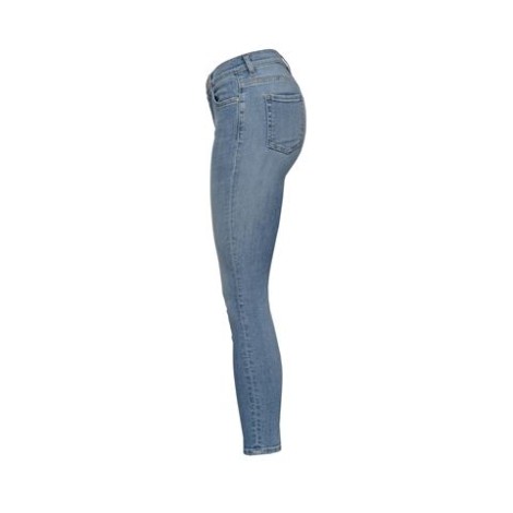 Jeans SABRINA di Pinko, da donna, colore denim. Modello cinque tasche cropped skinny-fit. Caratterizzato da vita regular, lunghezza cropped e ricamo logo su una tasca sul retro. Chiusura con zip e bottone. Vestibilità slim. 