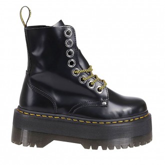 dr martens student discount in store