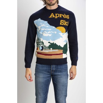 Man sweater with postcard