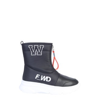 forward leather boot